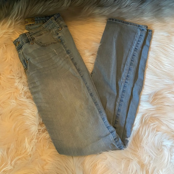 Hollister Jeans - Picture 2 of 2